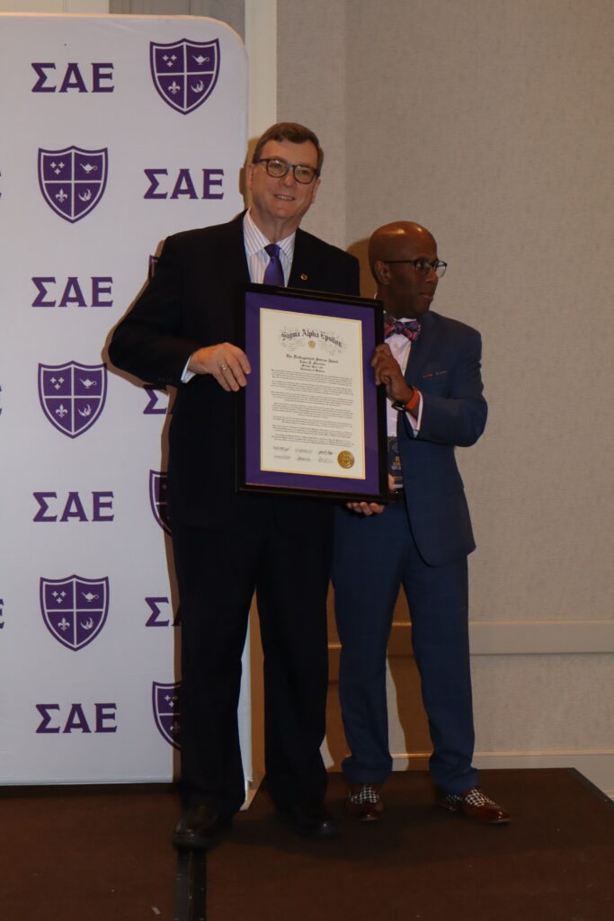 Mountain receives his Distinguished Service Award